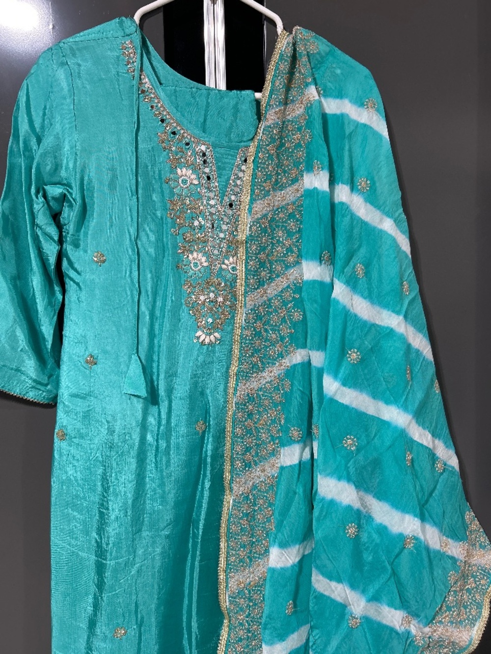 Extremely beautiful Indian Pakistani salwar kameez